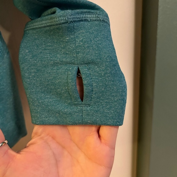 Bench hoodie - Picture 4 of 7